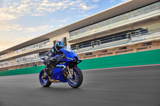 Yamaha YZF R9 2025