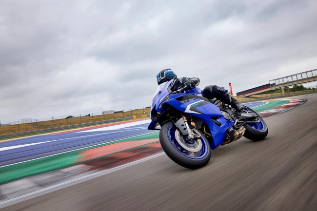 Yamaha YZF R9 2025